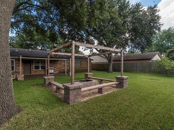 4th image of 1816 Meadow Creek Dr