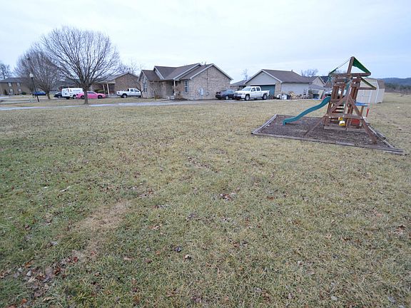 2nd image of 210 Joshua Ct
