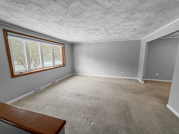 4th image of 7 Lincolnshire Dr