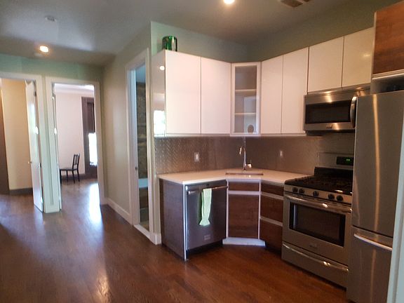 3rd image of 629 Willoughby Ave APT 2