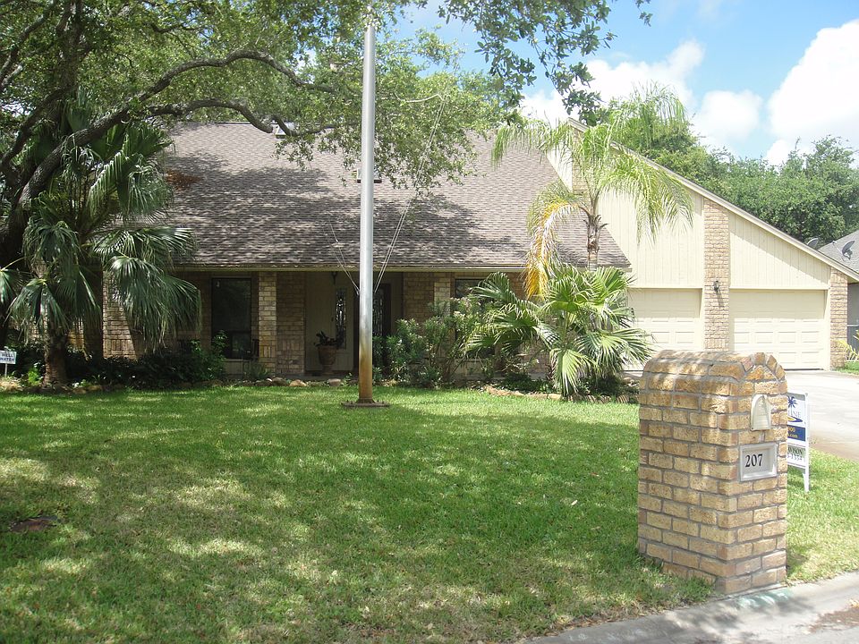 1st image of 207 Royal Oaks Dr