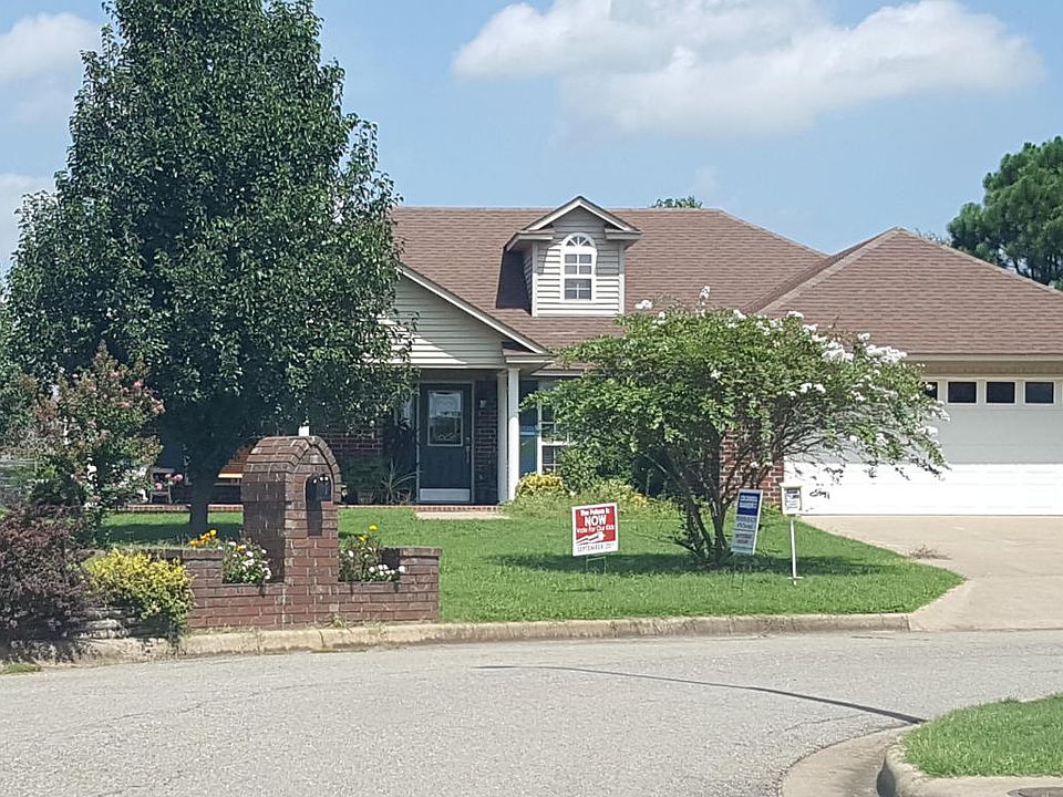 1st image of 33 Arrowhead Ln
