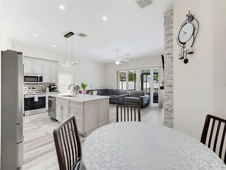 431 Vizcay Way — Photo 10