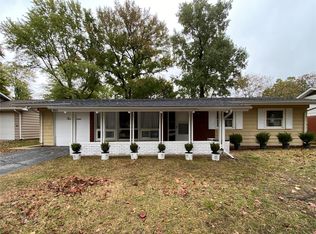 211 Vale Dr, Fairview Heights, IL 62208