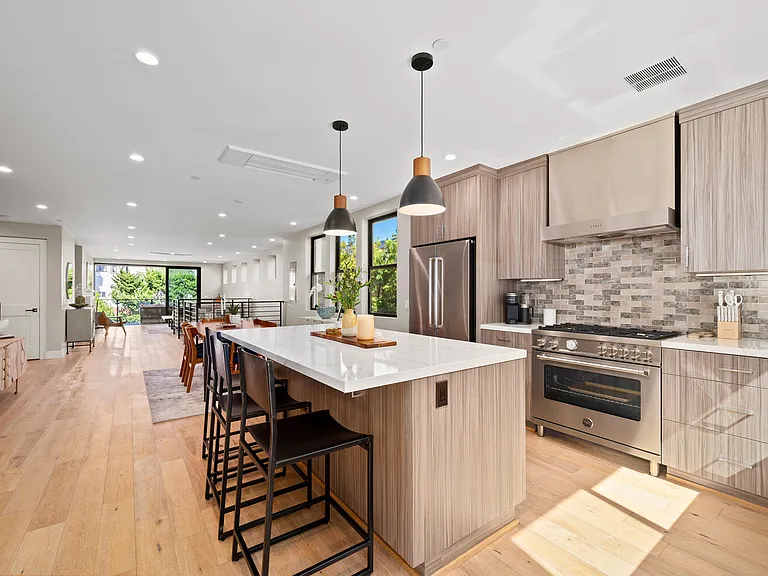 33903 Robles Dr — Photo 11