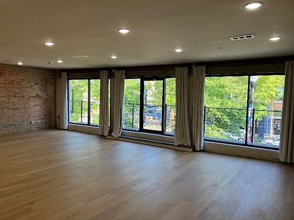 4th image of 213 W Main St #4