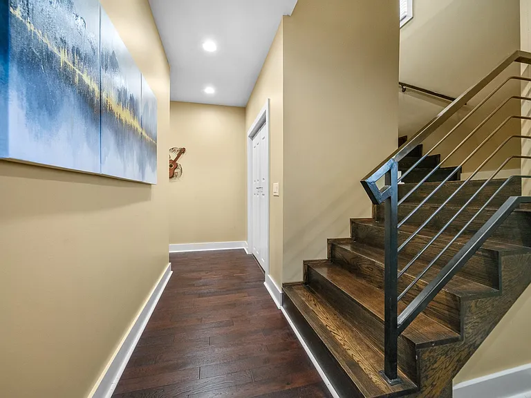 900 Phillips St — Photo 18