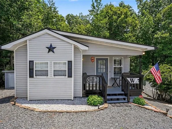 113 Lake View Dr, New London, NC 28127