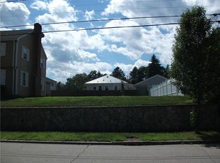 40 Victoria St, Providence, RI 02909