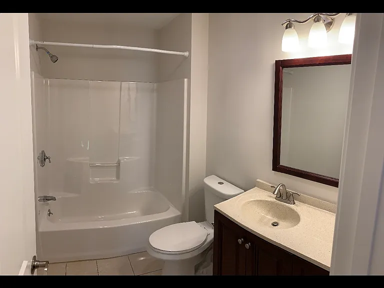 655 S West St — Photo 5