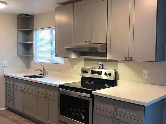 All new kitchen with self closing doors and drawers. New ap