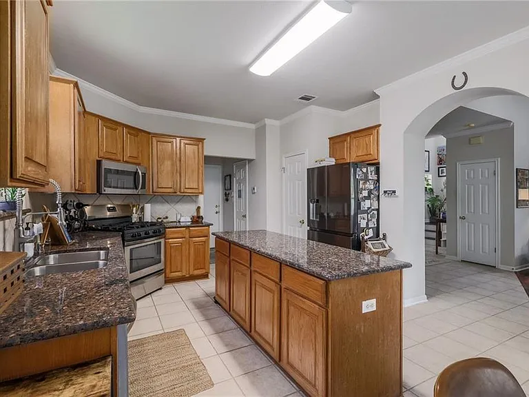 6819 Telluride Trl — Photo 9