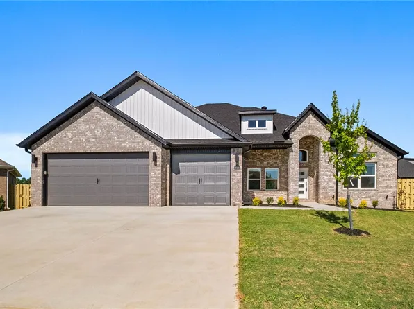 2204 Charles St, Pea Ridge, AR 72751