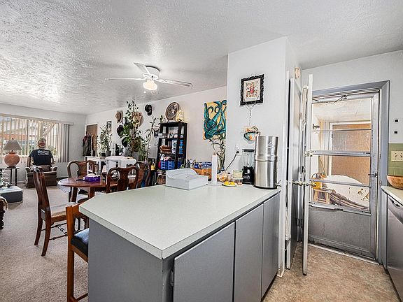 4th image of 449 E Drake Rd