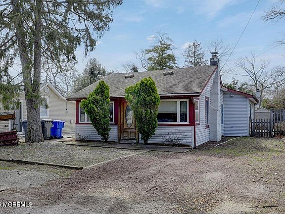 4th image of 421 Malibu Way