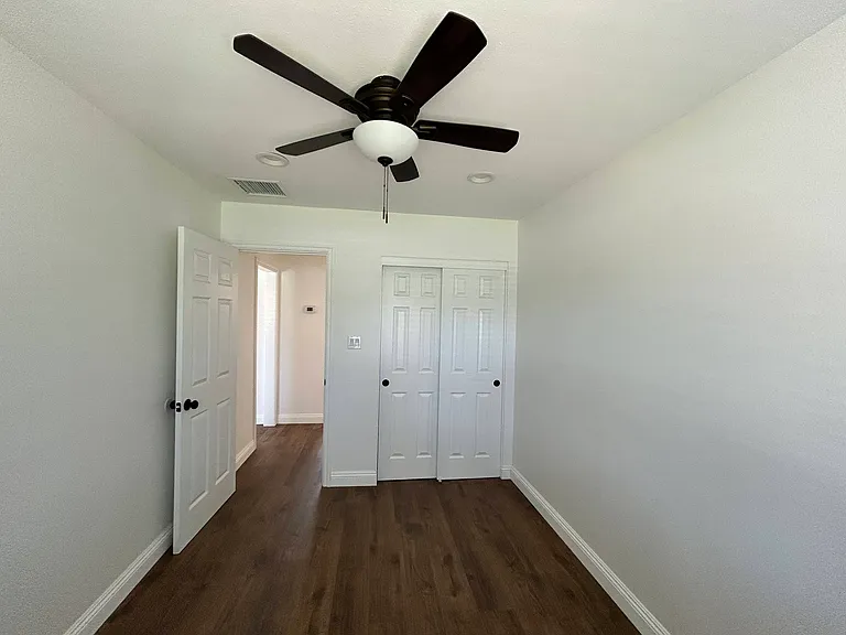 4745 Merrill Ave — Photo 6