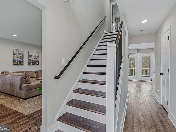 3rd image of 21804 Watson Rd