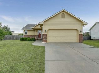 729 S Westview Cir, Andover, KS 67002