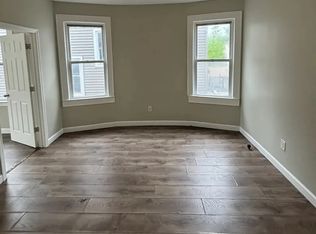 46 Fabyan Pl FLOOR 2R-2, Newark, NJ 07108