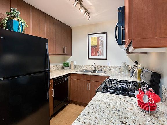 One Bedroom Kitchen