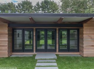 8 Waites Landing Rd, Falmouth, ME 04105