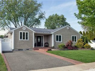 437 Briarwood Rd, Massapequa, NY 11758