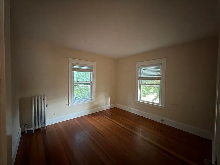 27 Central Rd — Photo 5