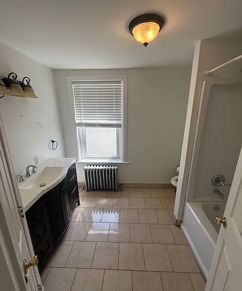 530 W Elm St — Photo 9