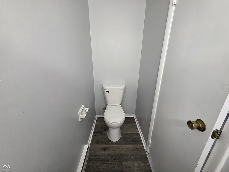 3823 Biscayne Rd — Photo 9