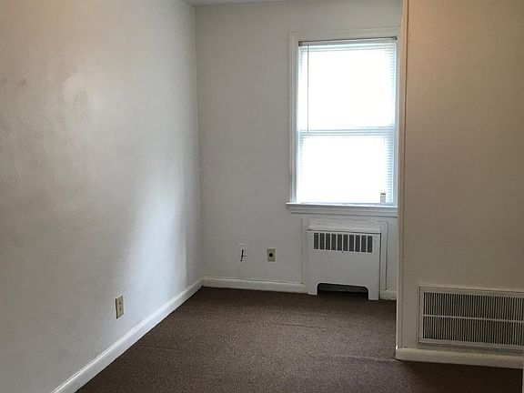 3rd image of 7328 Hampton Blvd APT B4