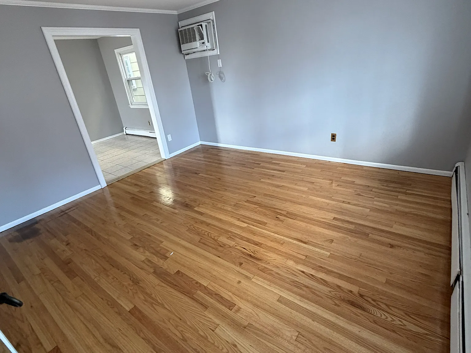 3 bed, 1000 sqft, $2,200 — Photo 4