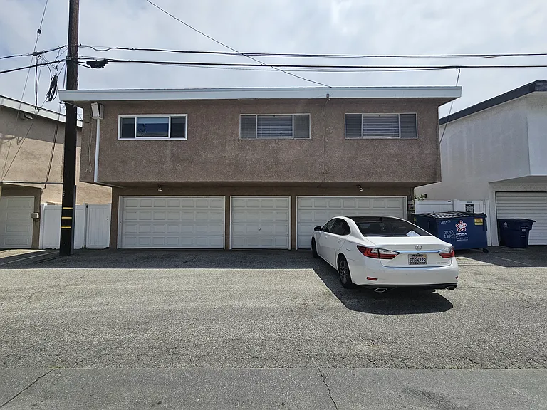 21007 Ladeene Ave #C — Photo 22