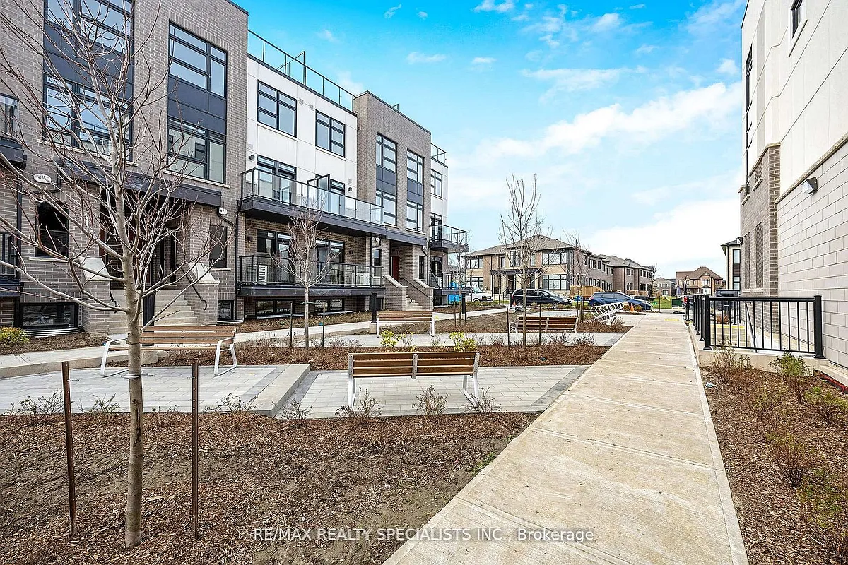 Building Photo - 1569 Rose Way #108