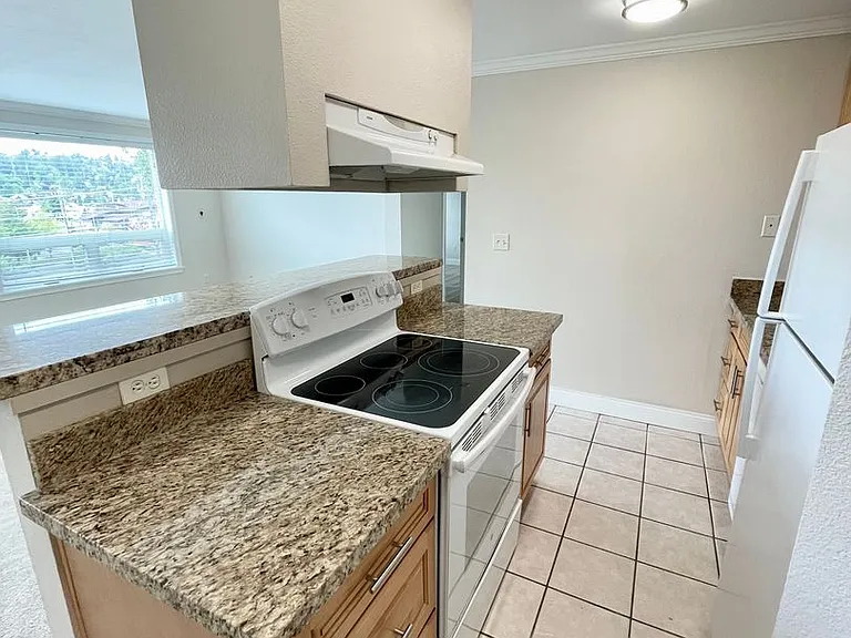 1410 W Raye St — Photo 17