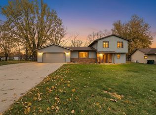 2930 Devroy Ln, Green Bay, WI 54313