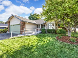 508 Pheasant Run Dr, Talent, OR 97540