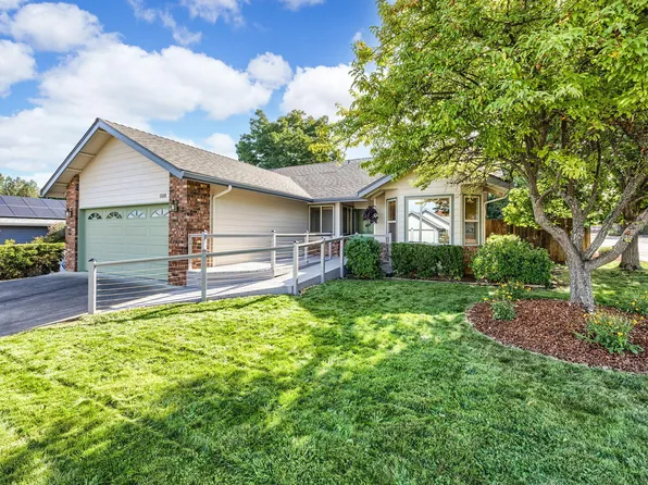 508 Pheasant Run Dr, Talent, OR 97540