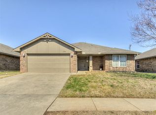 11705 SW 8th St, Yukon, OK 73099