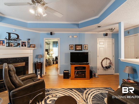 5th image of 200 Portside Cir W