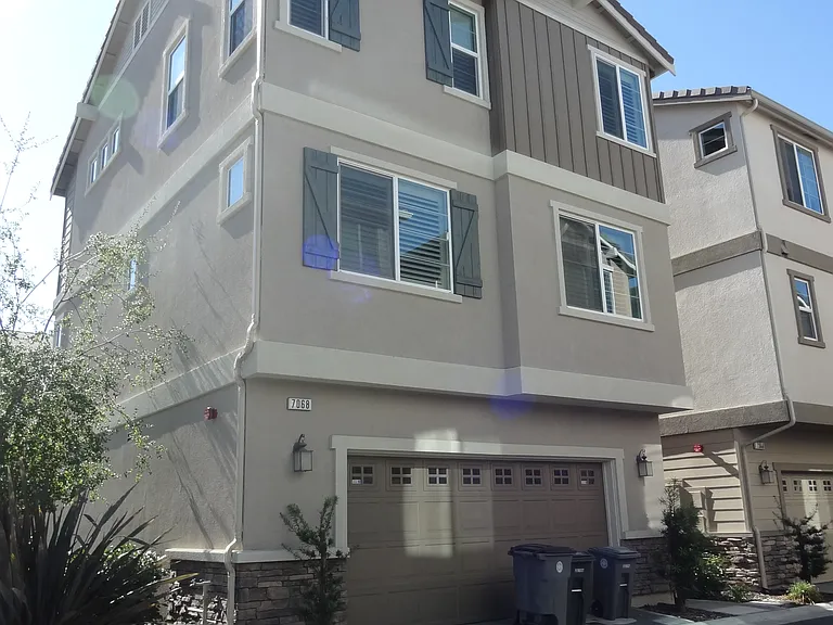 7068 N Mariposa Ct — Photo 4