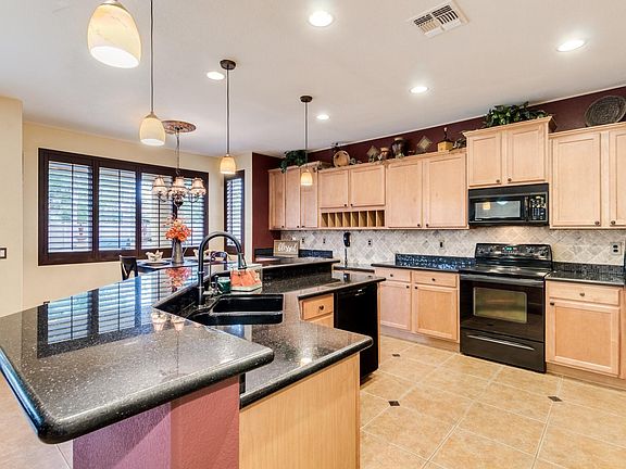 5th image of 1753 E San Carlos Pl