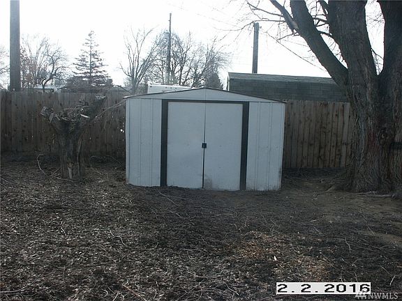 2nd image of 4221 Lincoln Dr NE
