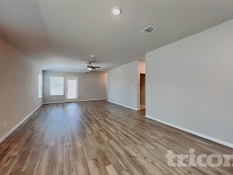 13543 Paxton Blvd — Photo 5