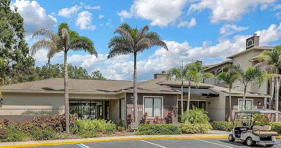 The Summit at Sabal Park Apartments — Photo 4
