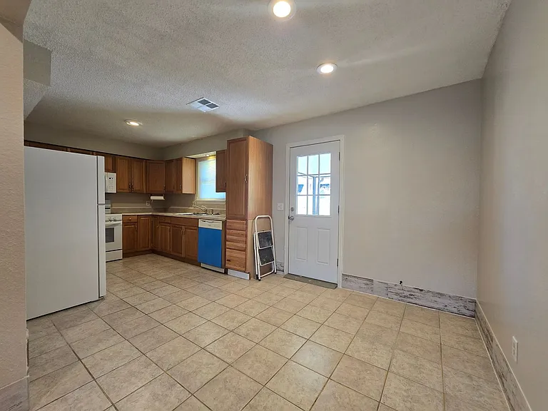 112 Thomas Blvd — Photo 27