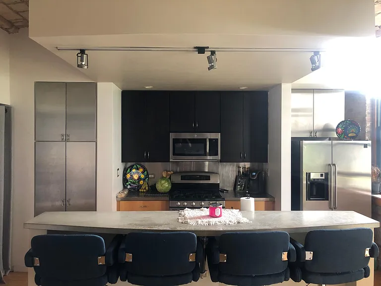 120 E Cullerton St — Photo 2