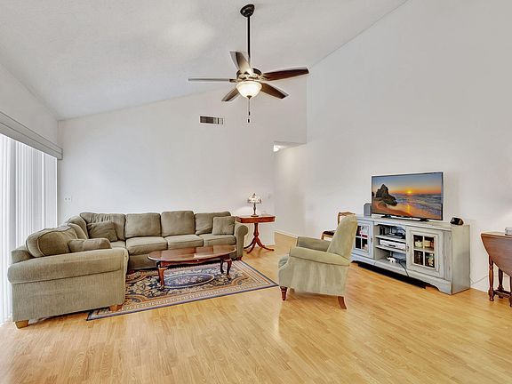 5th image of 8855 Thumbwood Circle #C