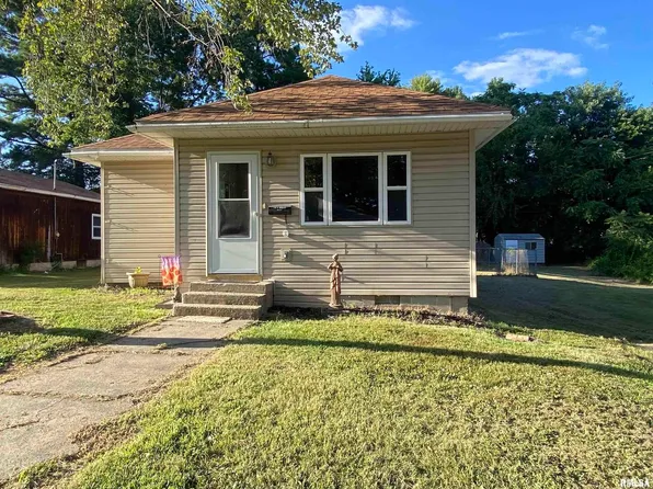 719 Burkett St, Benton, IL 62812