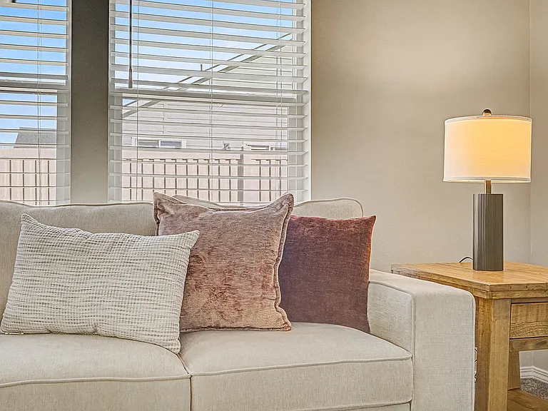 2742 W Balboa Dr — Photo 33