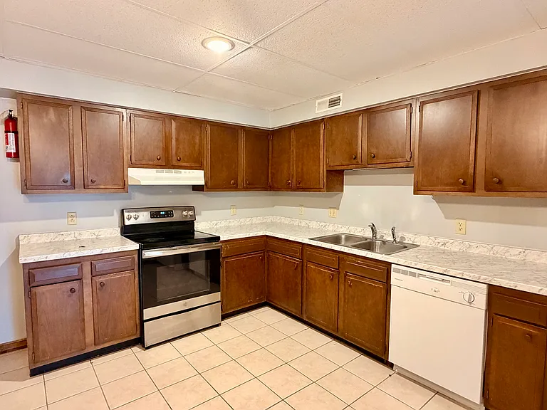 110 Elleta St #10 — Photo 7